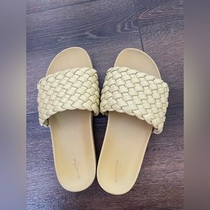 Women’s Polly Wide Width Woven Slide Sandals Size 9W